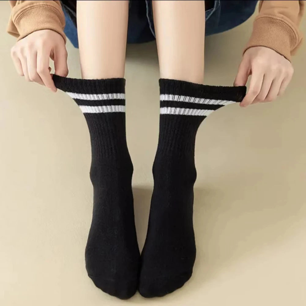 3/6 Paar Damen-Mid-Tube-Socken, einfarbig, Herbst und Winter, atmungsaktiv, bequem, Sport, schweißabsorbierend, Herren- und Damensocken