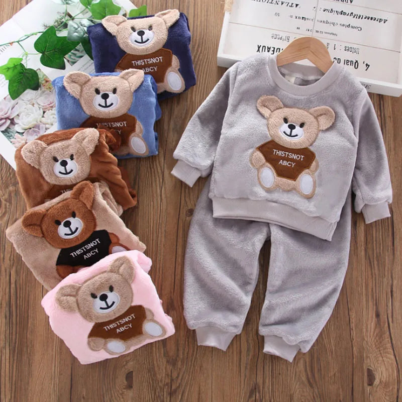 Neue Winter Baby Mädchen Jungen Homewear Sets Herbst Mode Flanell Fleece Kleidung Kinder Cartoon Bär Nachtwäsche Kinder Pyjamas