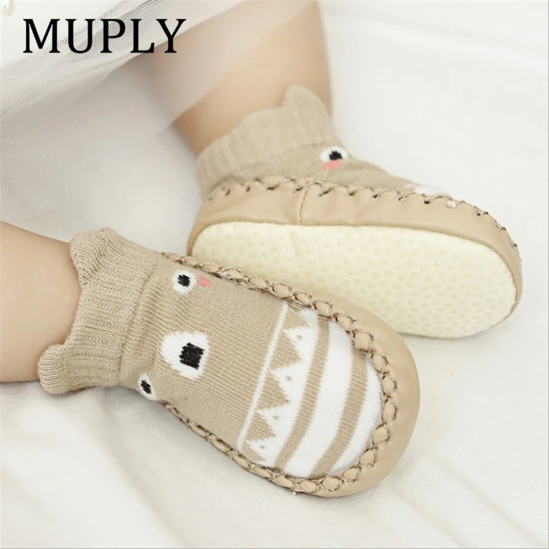 2022 mode Baby Socken Mit Gummi Sohlen Infant Socke Neugeborenen Herbst Winter Kinder Boden Socken Schuhe Anti Slip Weiche Sohle socke
