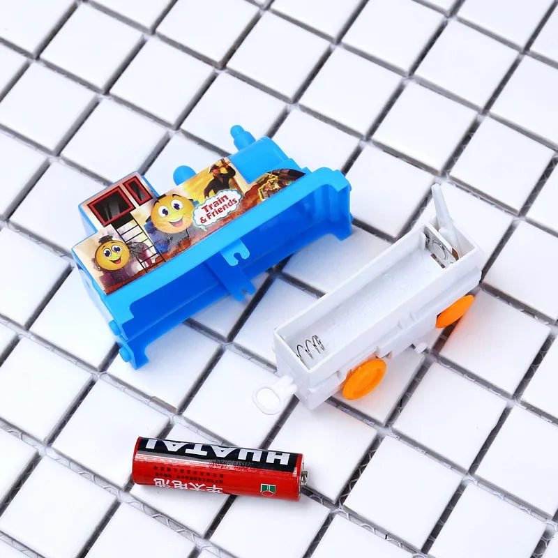 Neues Elektrisches Spielzeugeisenbahn-Set für Kinder mit Lernfunktion und Montagebahn