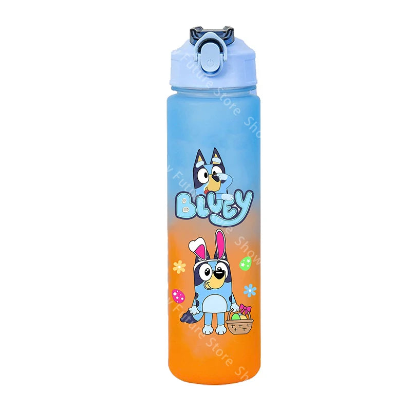 750ml Cartoon Farbverlauf Wasserflasche für Erwachsene, Niedliche Blueys Buchstaben Sport Fitness Flaschen, Outdoor Studenten Reise Trinkbecher Geschenke