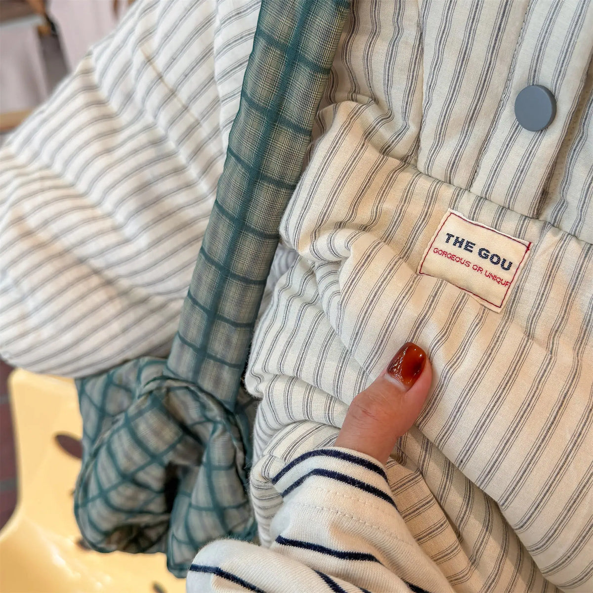 Kindermantel 2026 Winter Neuer Koreanischer Kapuzenmantel mit Wattierung Baby-Mädchen Brotjacke Oberbekleidung