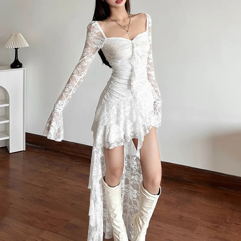 Gothic Dark Fairycore Spitzenkleid mit ausgestellten Ärmeln, eckigem Ausschnitt, A-Linie, süßes E-Girl-Kleid mit unregelmäßigem langem Saum, Cyber Y2K Party-Kleid