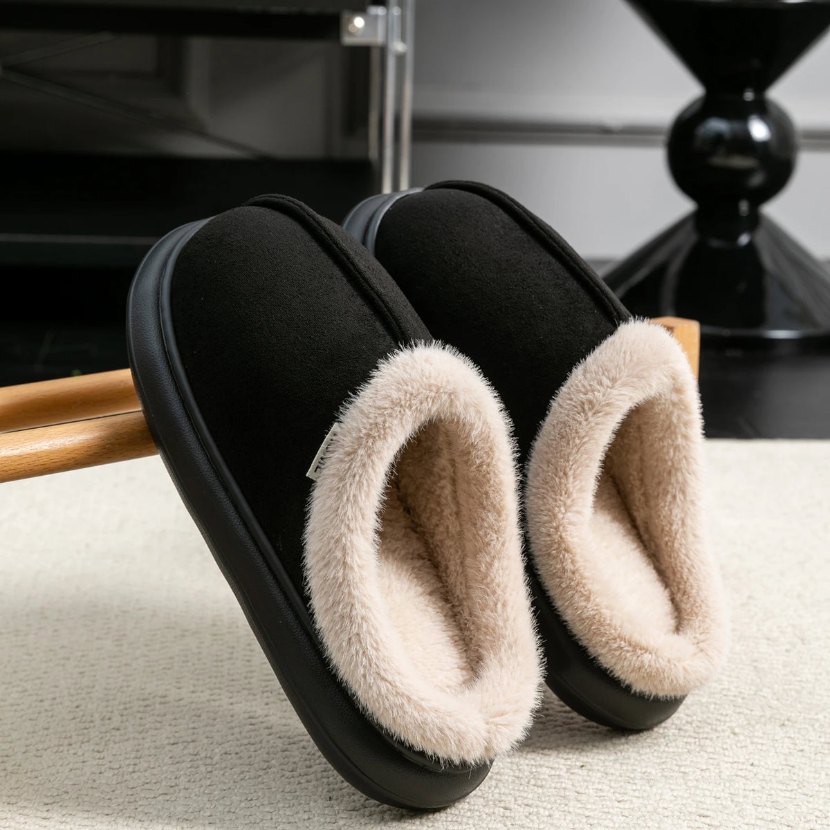 Herbst und Winter Herren Baumwolle Hausschuhe Plüsch warm dick Home Wear rutschfeste verschleißfeste weiche Unterseite bequeme warme Schuhe
