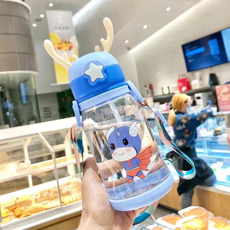 600 ml Geweih Kreative Cartoon Baby Fütterung Tassen Tragbare Kinder Sippy Tasse Auslaufsichere Wasser Flaschen kinder Drink
