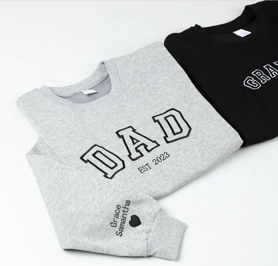 Individuell besticktes Sweatshirt, Name auf Ärmel mit Herz, Opa-Shirt mit Datum, Papa est Jahr Shirt, benutzer definiertes Geschenk für neuen Vater