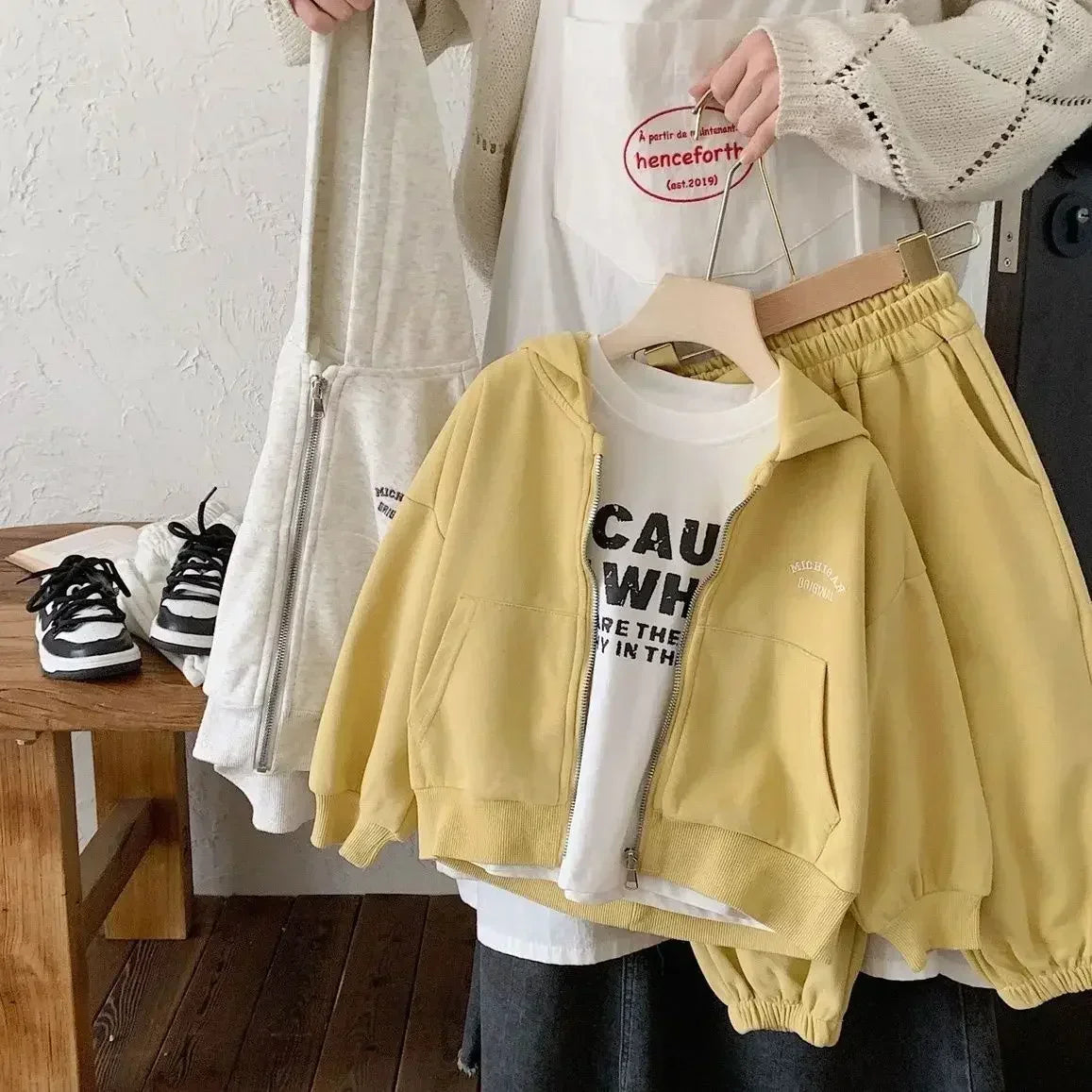 Hochwertiges Kinder-Baumwollmischgewebe-Set 2026 Frühling Herbst Neu Koreanischer Stil Mädchen Jungen Buchstaben Baby Lässiges Kapuzen-Sport-2-Teiler-Set