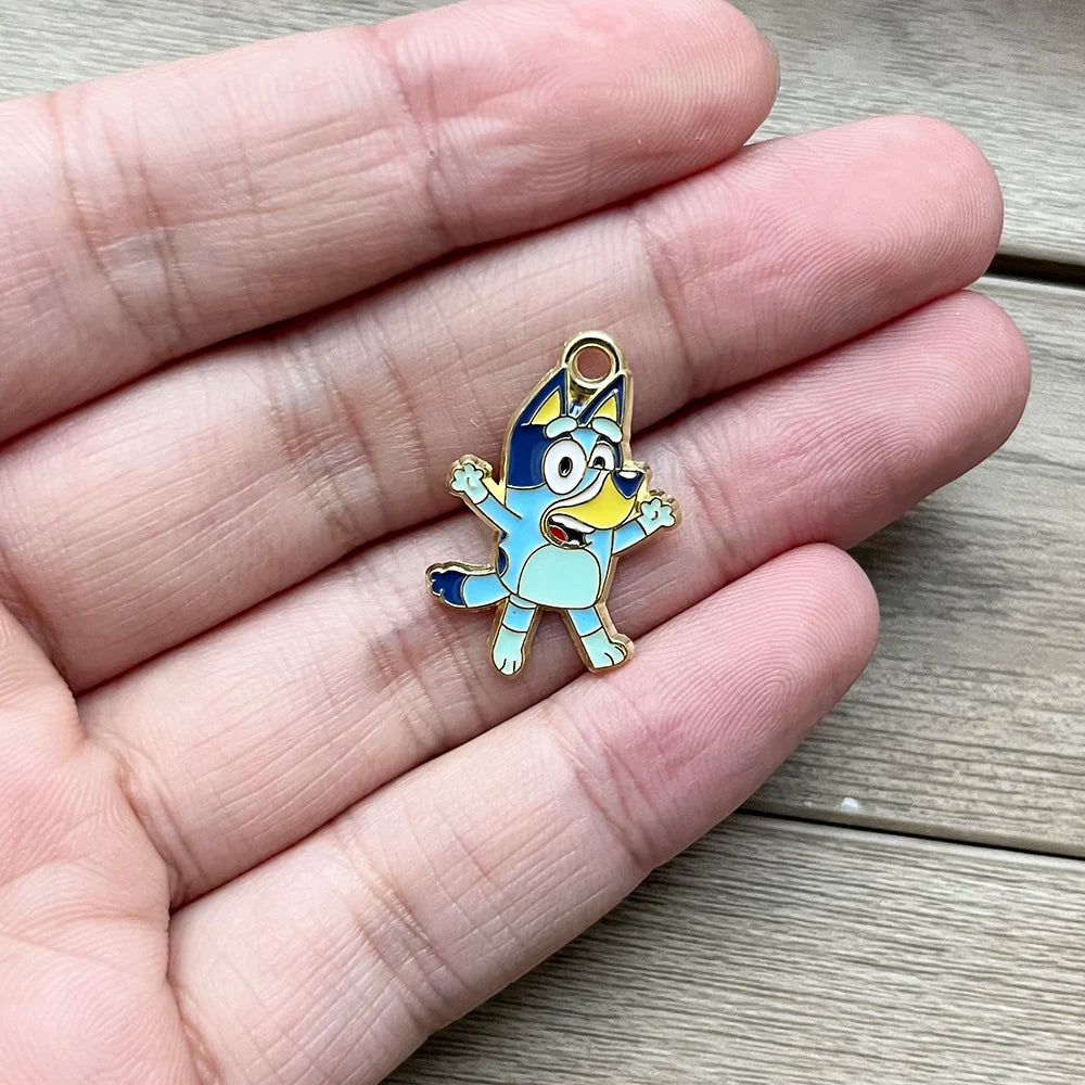 10er-Set Bluey & Bingo Familien-Cartoon-Emaille-Anhänger DIY Schmuckzubehör für Ohrringe, Armbänder & handgemachtes Basteln