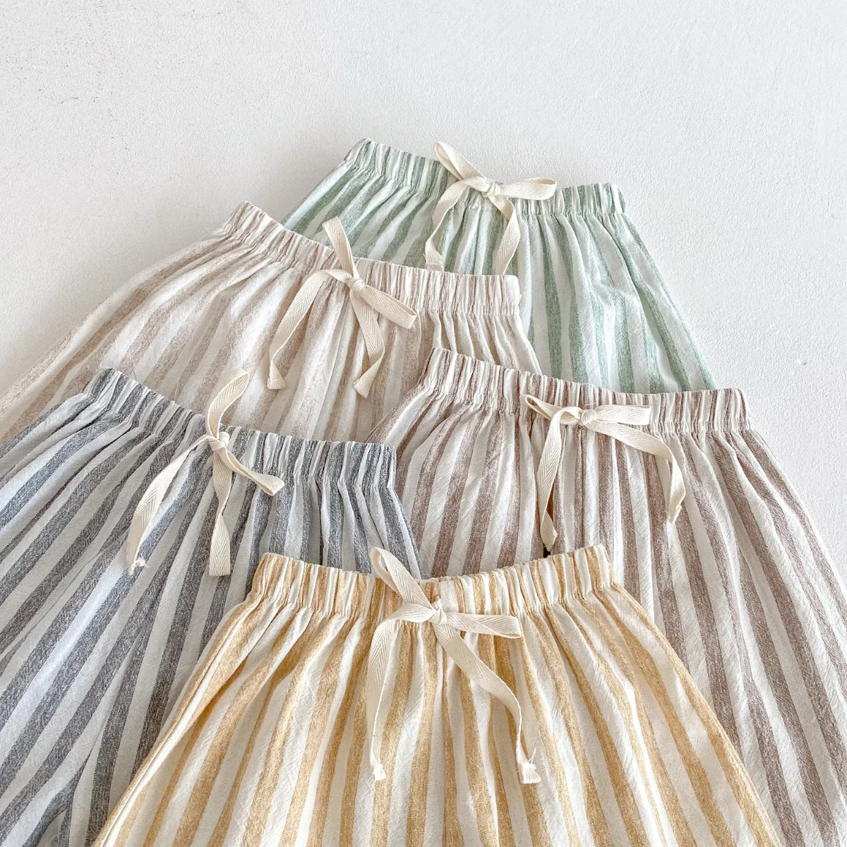 Frühling Sommer Jungen Gestreifte Weite Hosen Baby Mädchen Vintage Lässige Leinen-Baumwoll-Harlan-Hosen Kinder Schnürhose Kinderkleidung