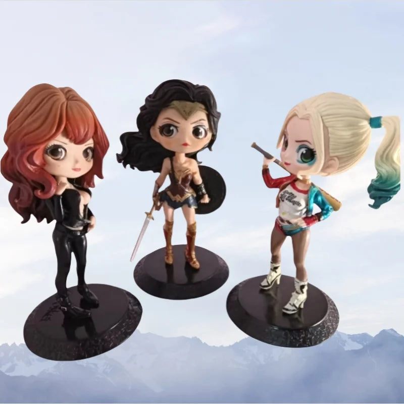 2025 NEUE Qposket Wonder Woman Harley Quinn Clown Action Puppe Modell Spielzeug Kuchen Dekoration Serie Freunde Geburtstag Geschenk