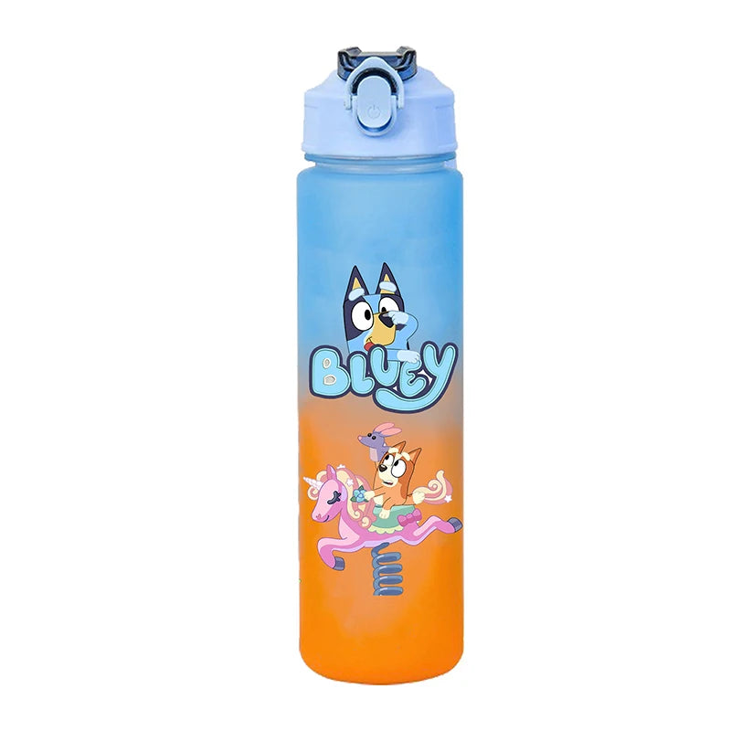 750ml Cartoon Farbverlauf Wasserflasche für Erwachsene, Niedliche Blueys Buchstaben Sport Fitness Flaschen, Outdoor Studenten Reise Trinkbecher Geschenke