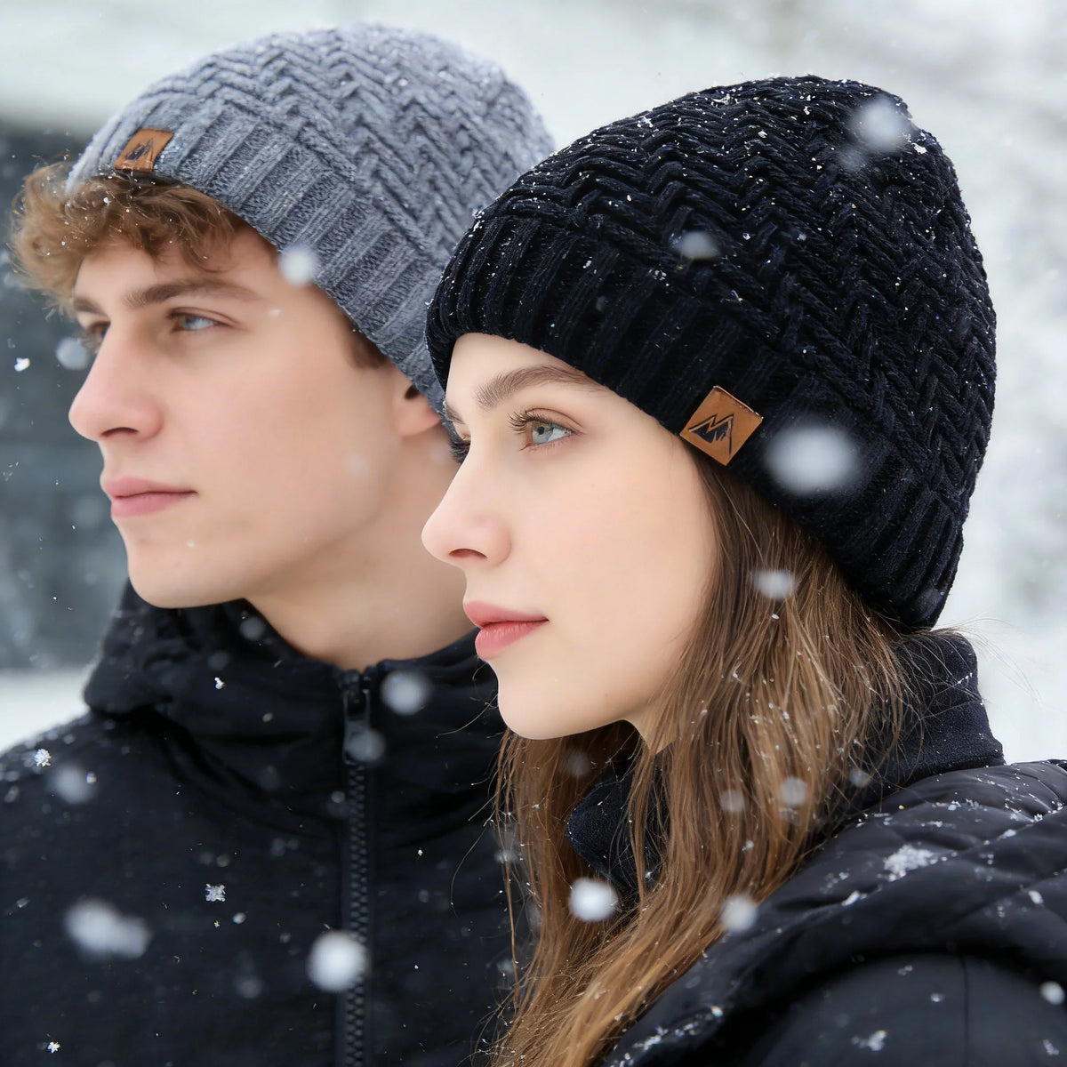 Unisex Peak Labal Wintermützen, modische Strickmützen für Männer und Frauen, Beanie-Mütze, Outdoor-Plüschfell, gefüttert, warme Sportmützen