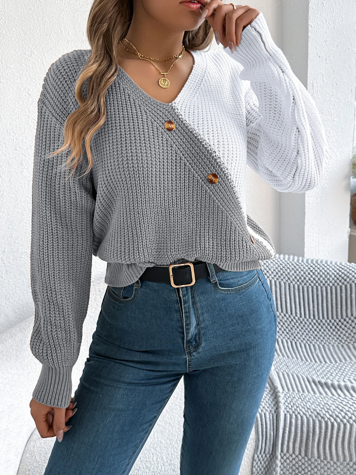 V-Ausschnitt, farbblockierender, langärmliger Strickpullover, lockerer, vielseitiger Pullover, Kazak, eleganter Pullover für Damen, Herbstmodus