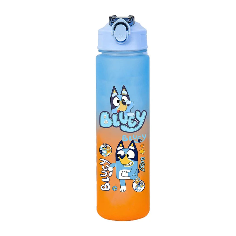 750ml Cartoon Farbverlauf Wasserflasche für Erwachsene, Niedliche Blueys Buchstaben Sport Fitness Flaschen, Outdoor Studenten Reise Trinkbecher Geschenke