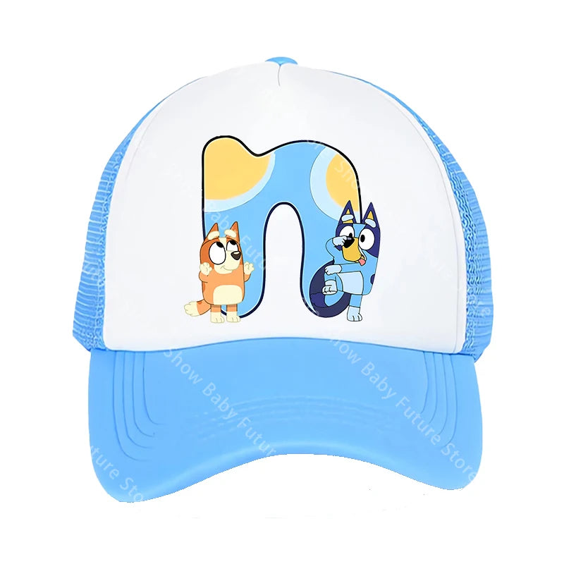 Blueys Baseballkappen für Erwachsene, Jungen und Mädchen, Kawaii-Buchstaben, zwei Größen, atmungsaktive Sport-Mesh-Mütze, niedlicher Cartoon-Anime-Sonnenhut, Geschenke