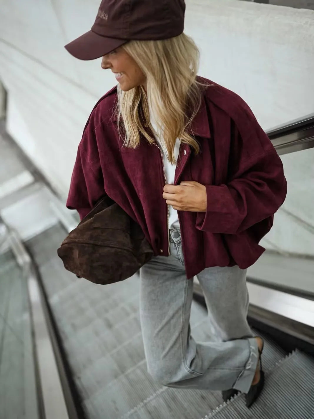 YENKYE Neue 2025 Damen Wildleder-Textur-Jacke Langarm Reverskragen Lose Mäntel Lässige Damen-Oberbekleidung Schicke Oberteile