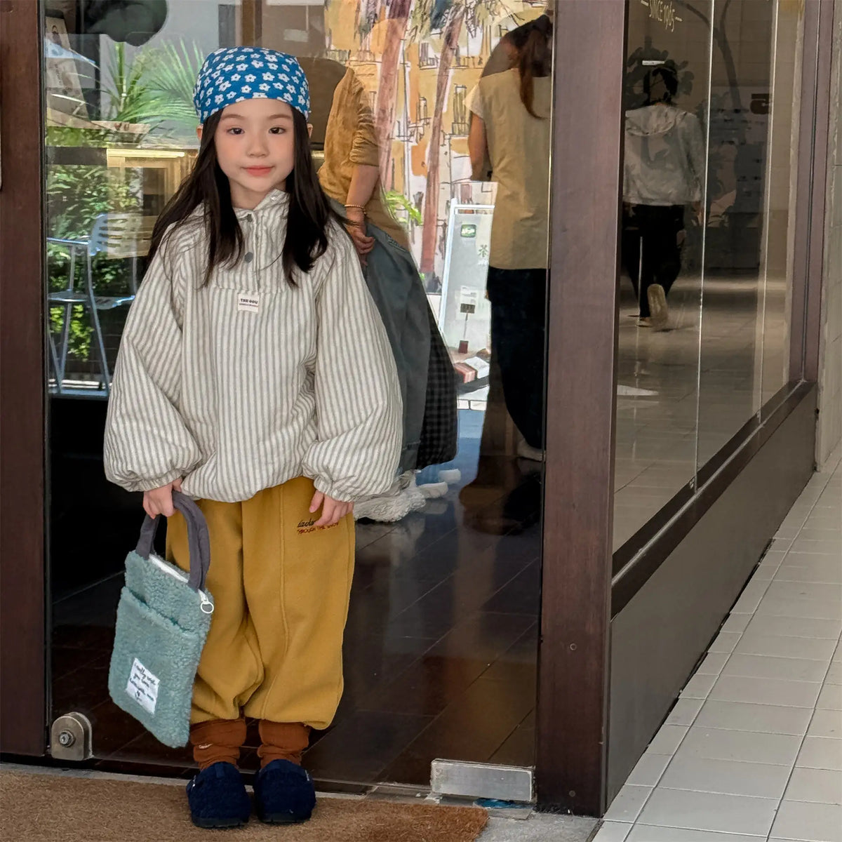 Kindermantel 2026 Winter Neuer Koreanischer Kapuzenmantel mit Wattierung Baby-Mädchen Brotjacke Oberbekleidung