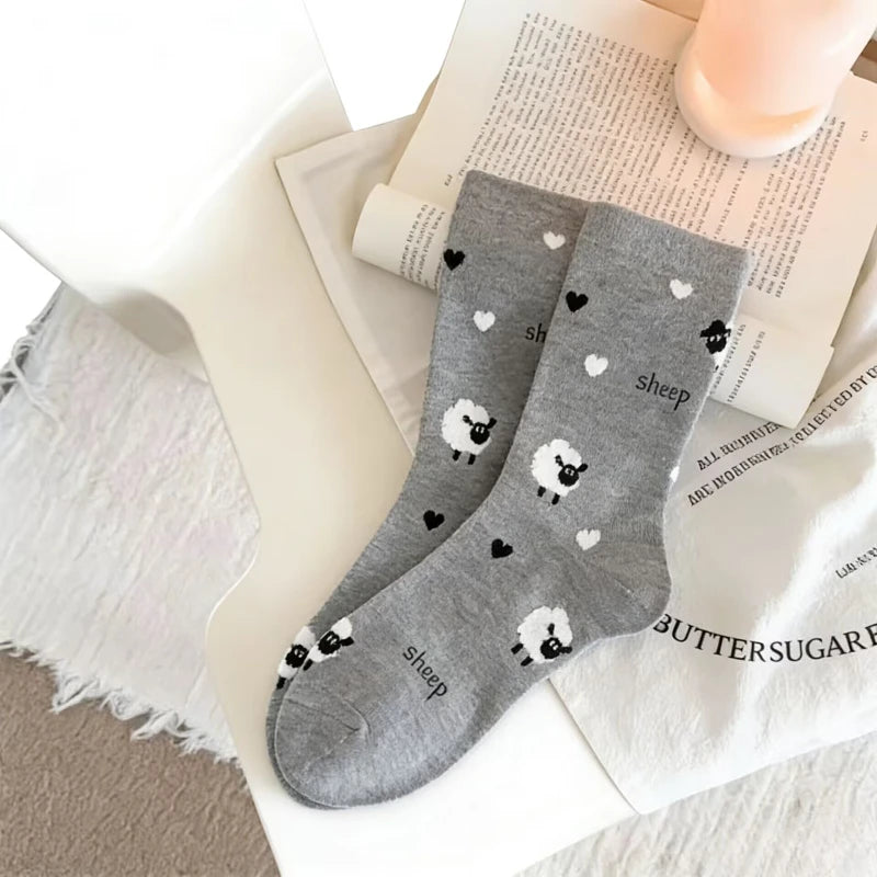 2/4 Pair Autumn Winter Korean Style Socken cute Frau Socken mit Cartoon Schaf Druck Socken.