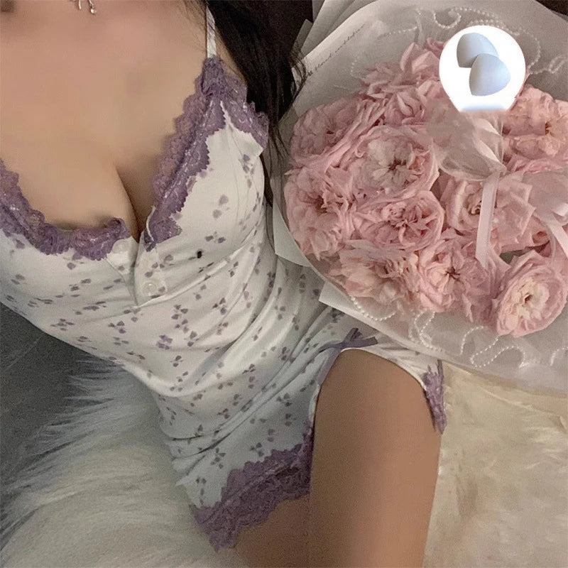 Trendiges rosa Kirschdruck-Kleid für Damen, niedlich tailliertes Mini-Nachthemd, Spitzenbesatz, Detail, Spaghettiträger, Sommerstil, neue Mode, heiß