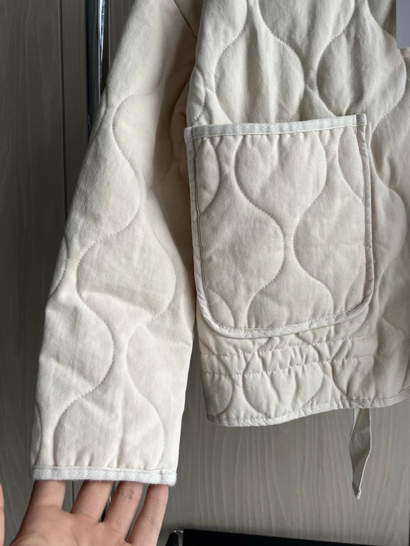 Damen Polyester Gefütterte Jacke 2026 Neuerscheinung Vintage Lenzing Rayon Hochkragen Große Tasche Dekorativer Gesteppter Mantel für Frauen