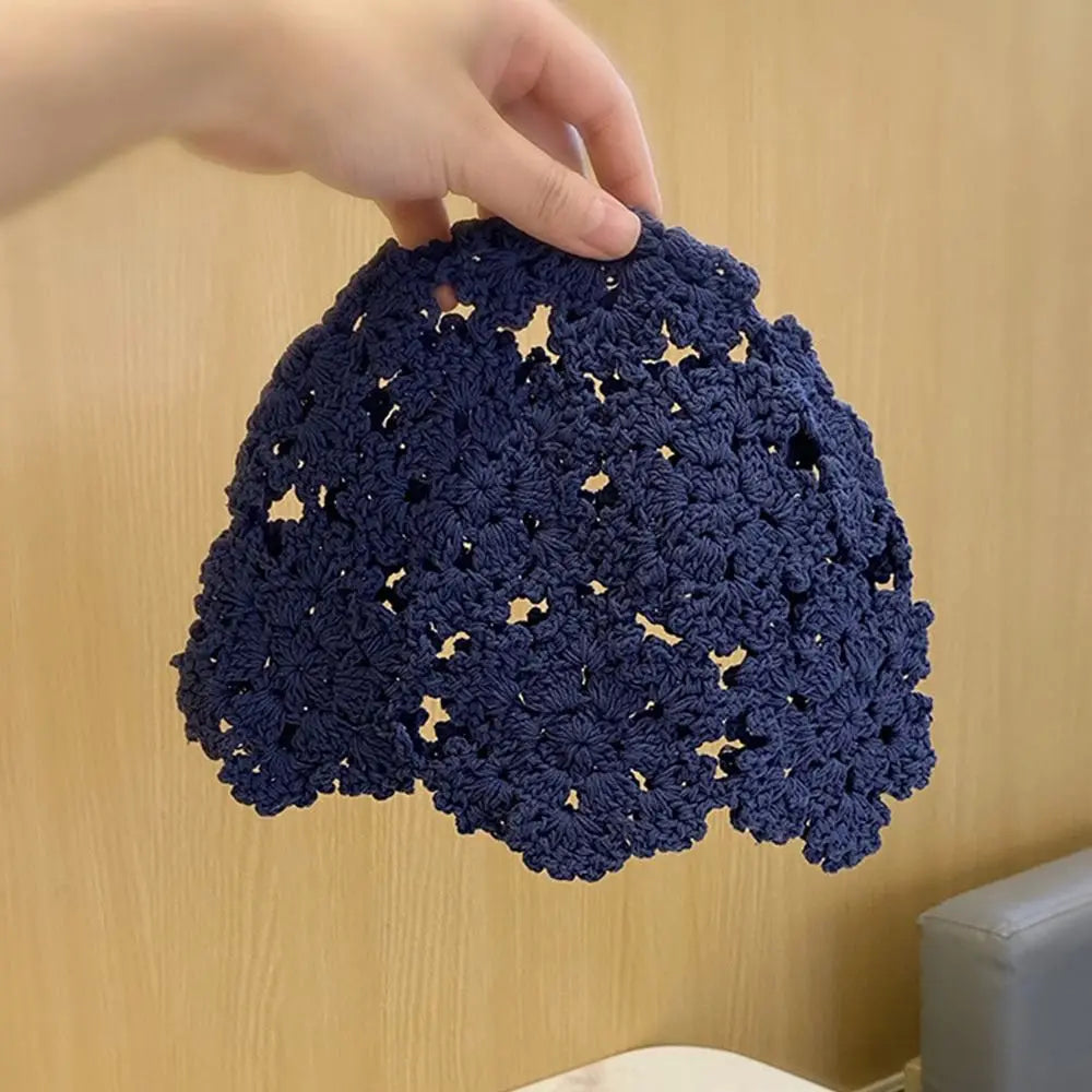 Atmungsaktive ausgehöhlte Strickmütze, Blumen, Spitze, Baskenmütze, modisch, lässig, Skullies-Mütze für Damen