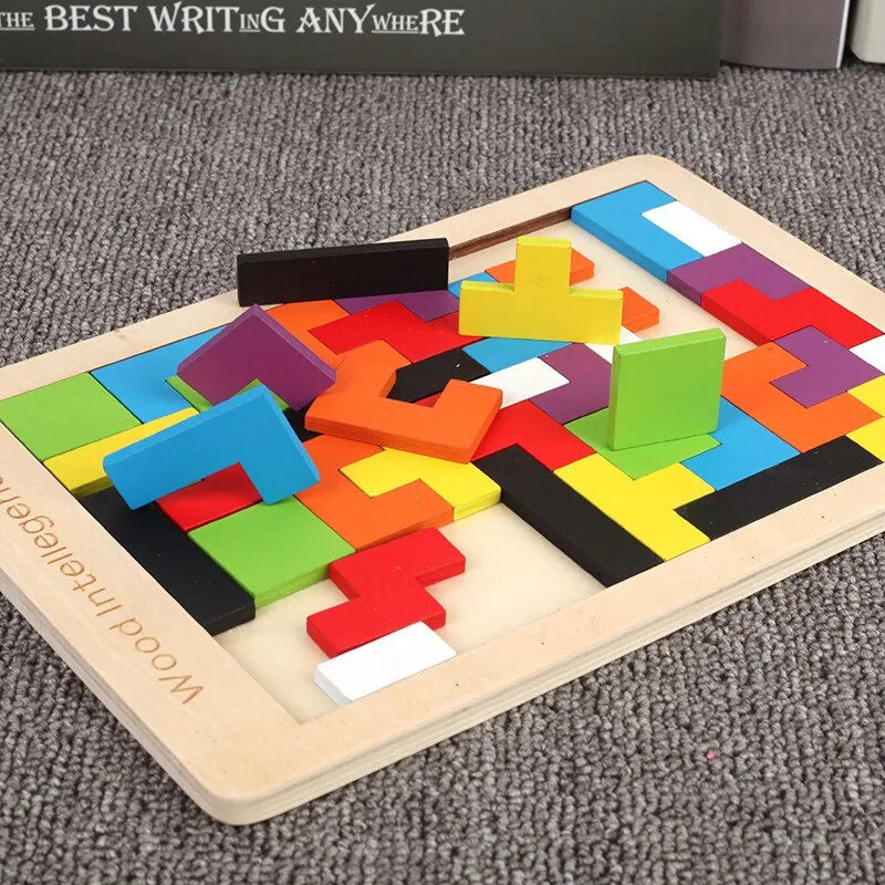Hölzernes Tangram-Puzzle-Spielzeug