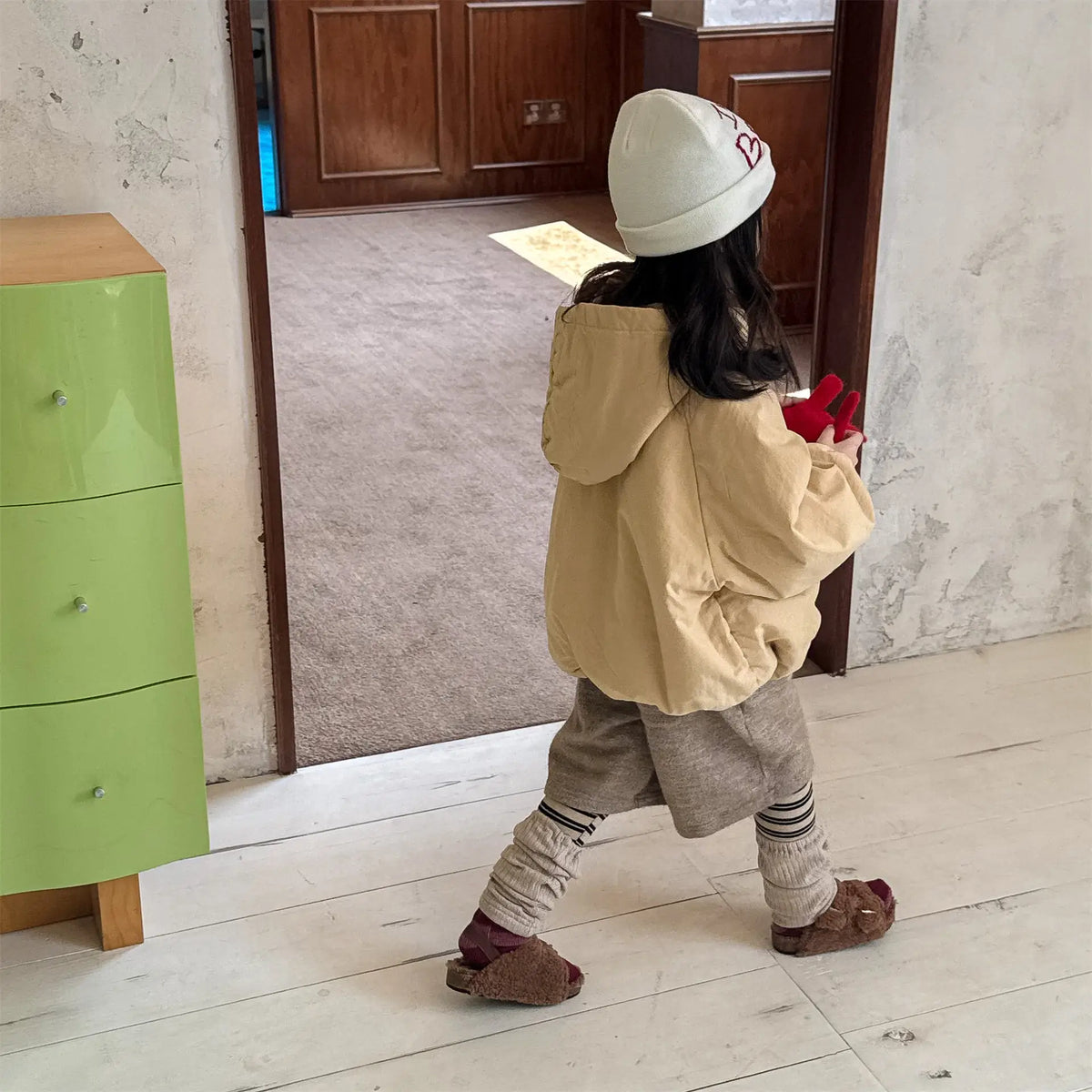 Kindermantel 2026 Winter Neuer Koreanischer Kapuzenmantel mit Wattierung Baby-Mädchen Brotjacke Oberbekleidung