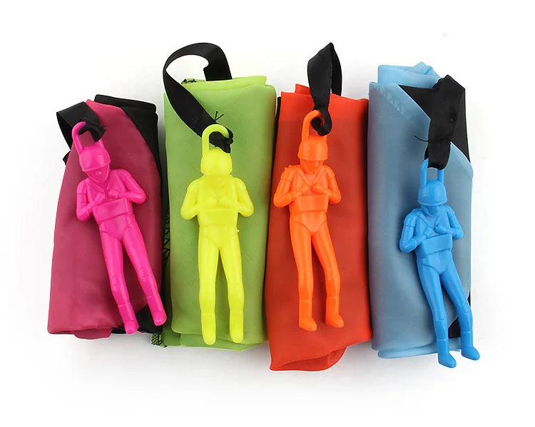 1 Stück Handwurf-Fallschirm, Lustiges Outdoor-Spielzeug, Geschenkspielzeug, Fallschirmsport mit Mini-Soldatenfiguren