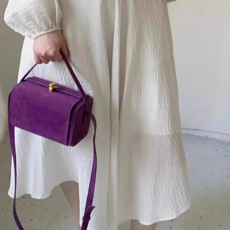 Trendige, hochwertige, strukturierte Box-Umhängetasche aus Wildlederimitat im französischen Stil, schicke Latch-Handtasche, Damen-Umhängetasche, Damen-Y2K-Ästhetik