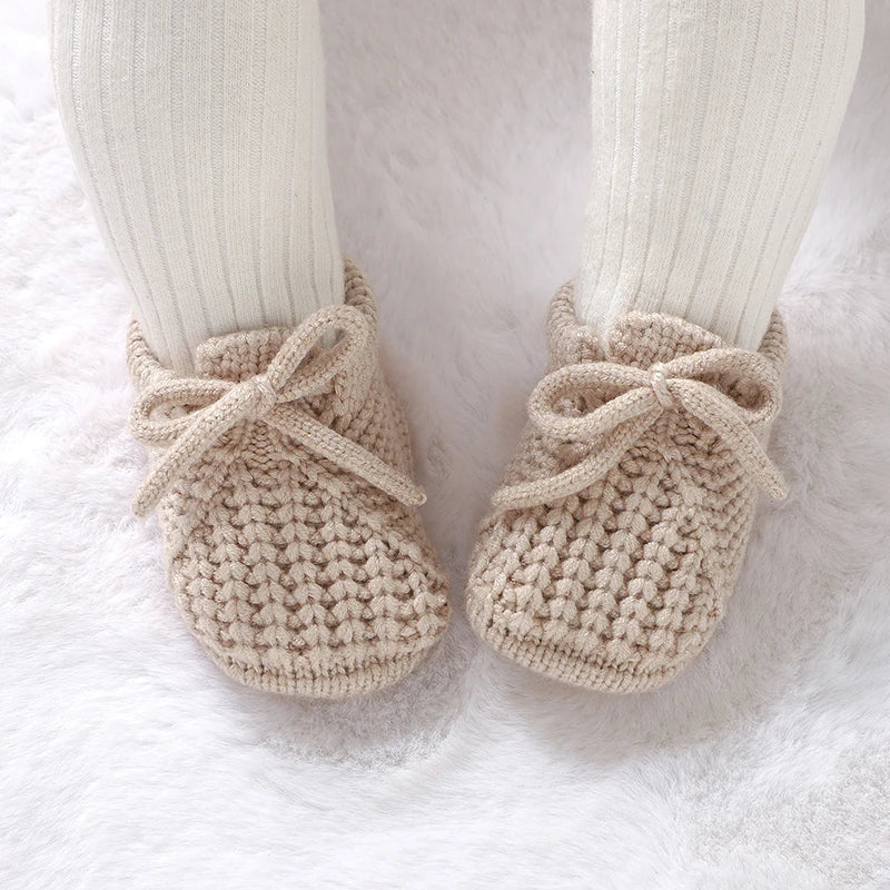 Baby Schuhe Gestrickte Neugeborenen Bett Schuhe 0-18M Warme Kleidung Zubehör Infant Jungen Mädchen Erste Stiefel Fashion Solid kleinkind Kind