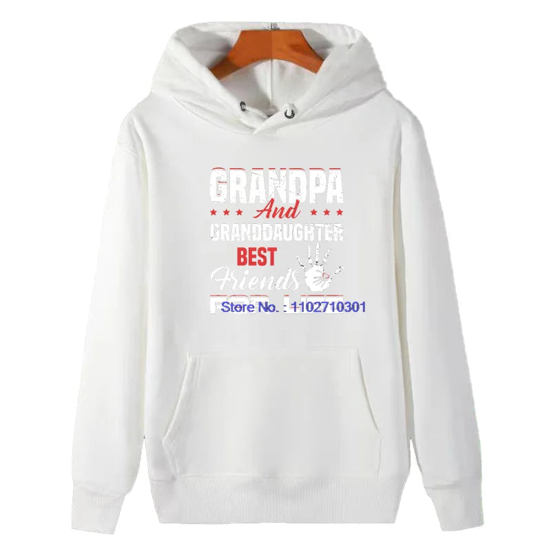 Herren-Wintermode, dicker Kapuzenpullover, Opa und Enkelin, beste Freunde fürs Leben, grafisches Kapuzen-Sweatshirt