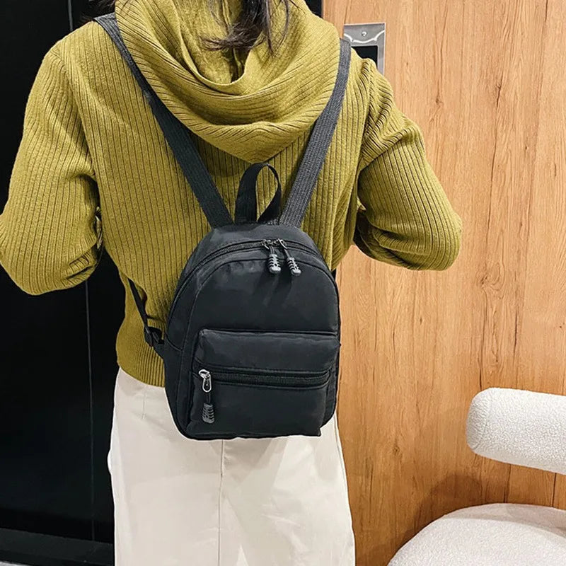 Mini Damen Rucksäcke Trend Nylon Weibliche Tasche Kleine Schultaschen Weißer Rucksack Für Teenager Mädchen Mode Lässig Rucksack
