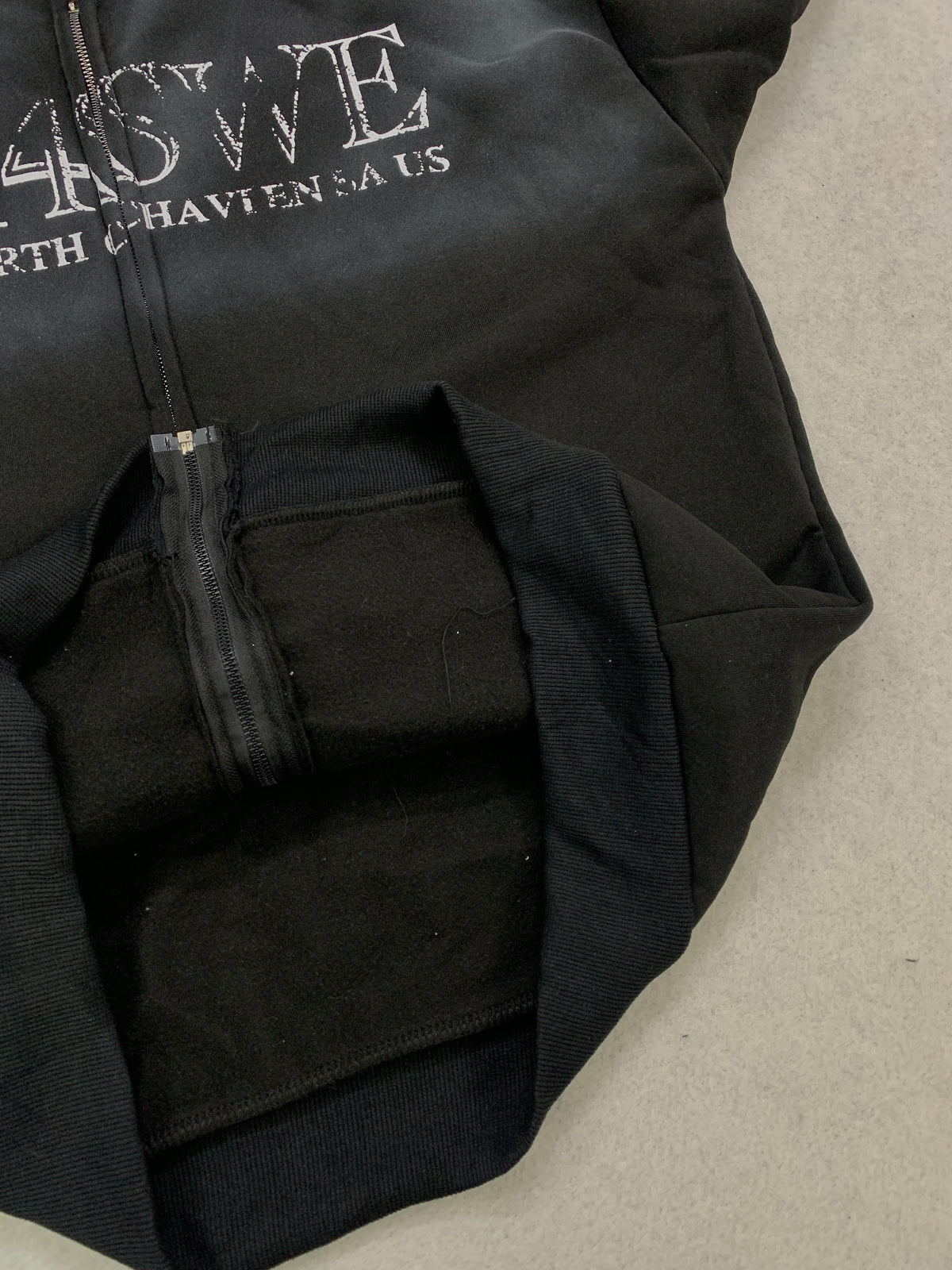 Kurze Kapuzenjacke mit Reißverschluss für Junge Männer, Oversized mit Fallenden Schultern, Gestreiften Ärmeln, Ösen-Taschen, Vintage-Schriftzug, Dunkler Street-Style für Teenager