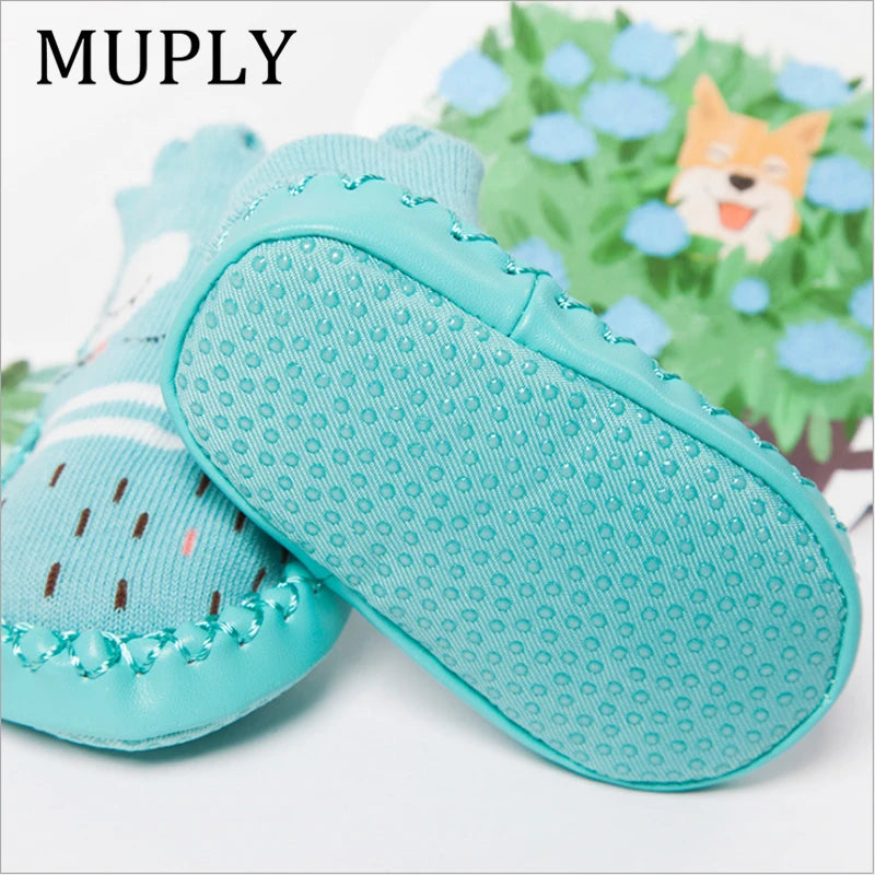 2022 mode Baby Socken Mit Gummi Sohlen Infant Socke Neugeborenen Herbst Winter Kinder Boden Socken Schuhe Anti Slip Weiche Sohle socke