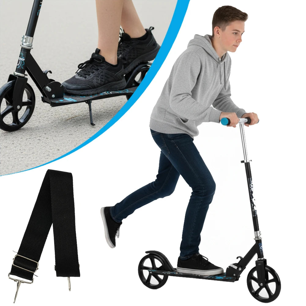 Der Roller ist höhenverstellbar und verfügt über ergonomische Lenker und eine Hinterrad-Reibungsbremse.