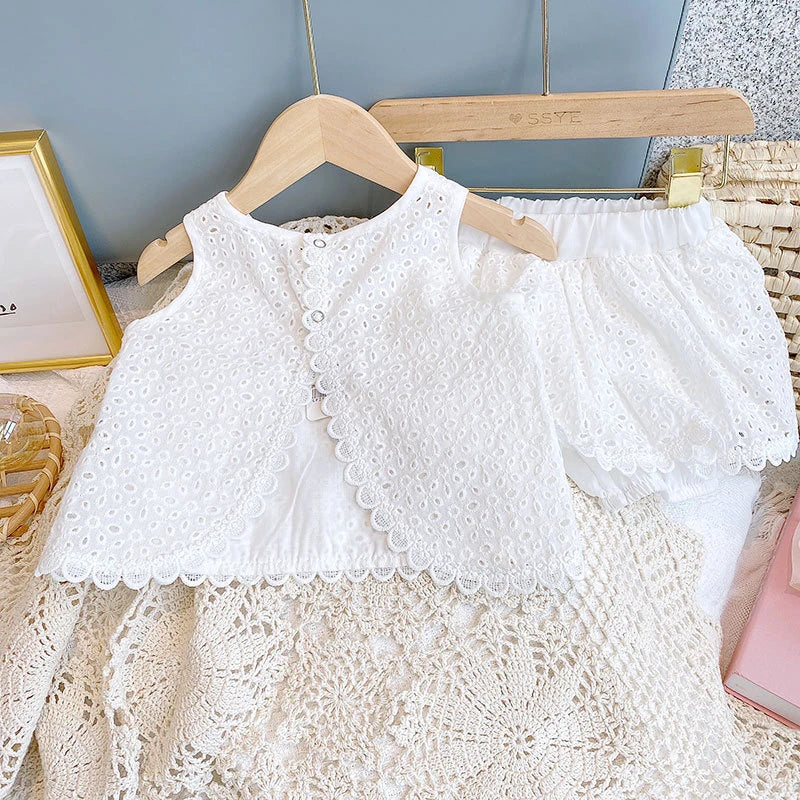 Mädchen 2024 Sommer Kleidung Sets Hohl Spitze Anzug Baby Casual Ärmelloses T-shirt + Shorts Kinder Kleidung Sets Baby Kleidung outfits