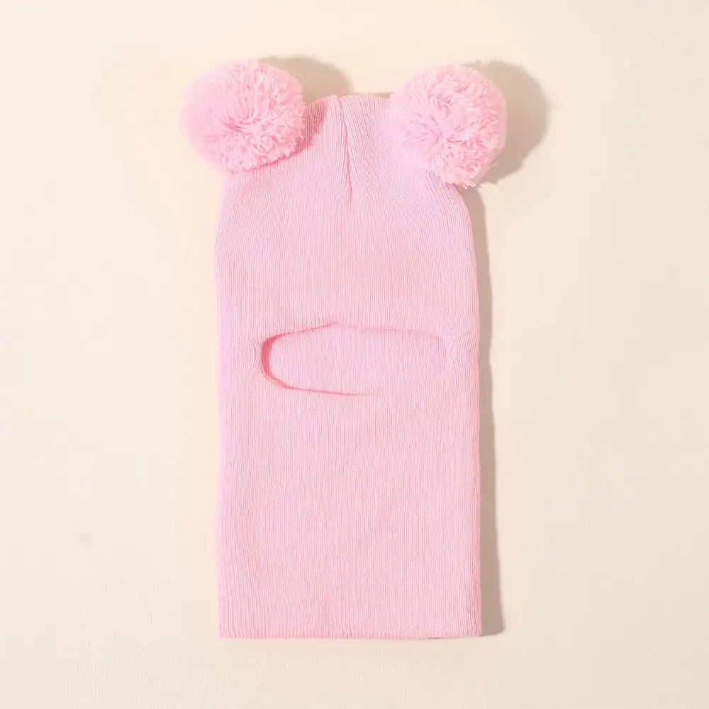 Einteilige Wintermütze für Kinder mit Kapuze, ausgestattet mit Ohr- und Nackenschutzgeräten, für Wärme. Doppelkugel-Strickmütze