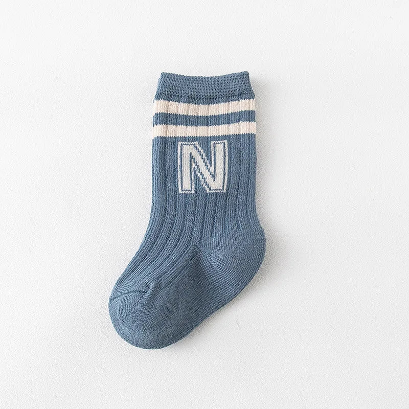 Baby Zeug Junge Mädchen Neugeborenen weichen Brief lange Socken Kinder Mode lässige Socken Baumwolle Kleinkind Kinder Zubehör Baby kleidung