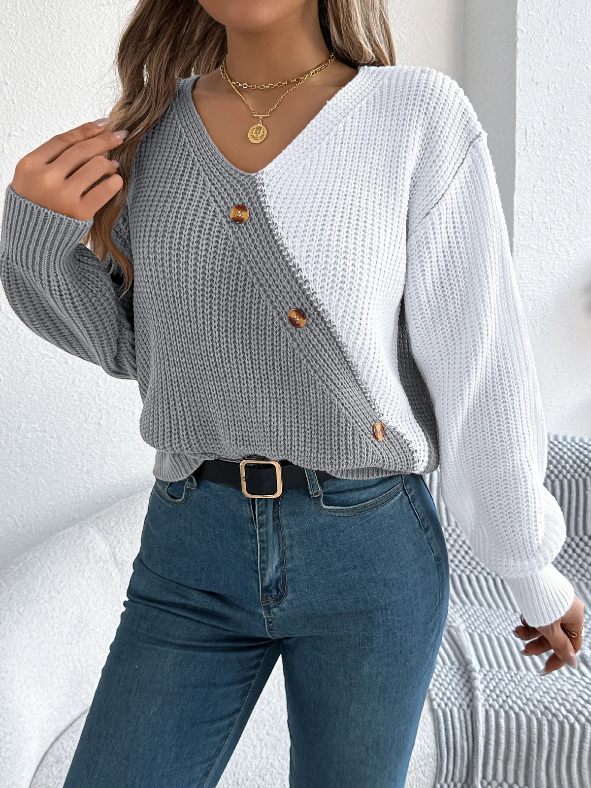 V-Ausschnitt, farbblockierender, langärmliger Strickpullover, lockerer, vielseitiger Pullover, Kazak, eleganter Pullover für Damen, Herbstmodus