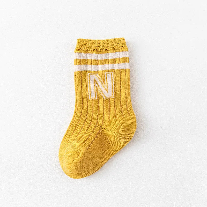 Baby Zeug Junge Mädchen Neugeborenen weichen Brief lange Socken Kinder Mode lässige Socken Baumwolle Kleinkind Kinder Zubehör Baby kleidung
