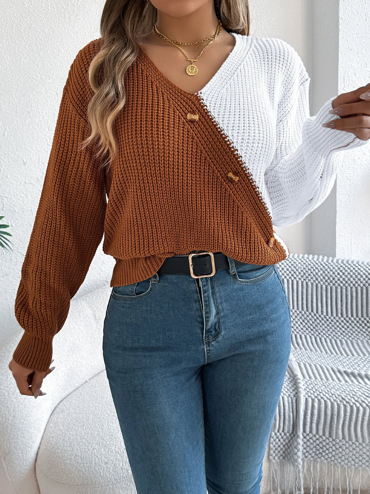 V-Ausschnitt, farbblockierender, langärmliger Strickpullover, lockerer, vielseitiger Pullover, Kazak, eleganter Pullover für Damen, Herbstmodus