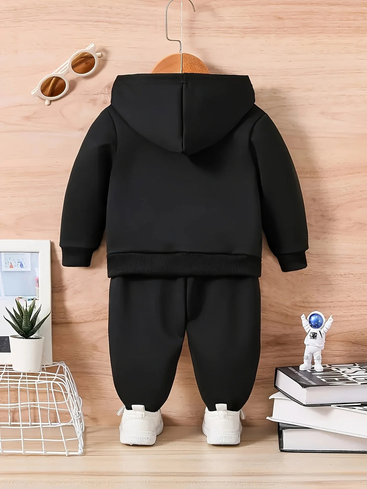 Langärmliges Kapuzenpullover aus Fleece mit Buchstabenmuster für Babys + langer Sportanzug für Frühlings- und Herbstgeschenke