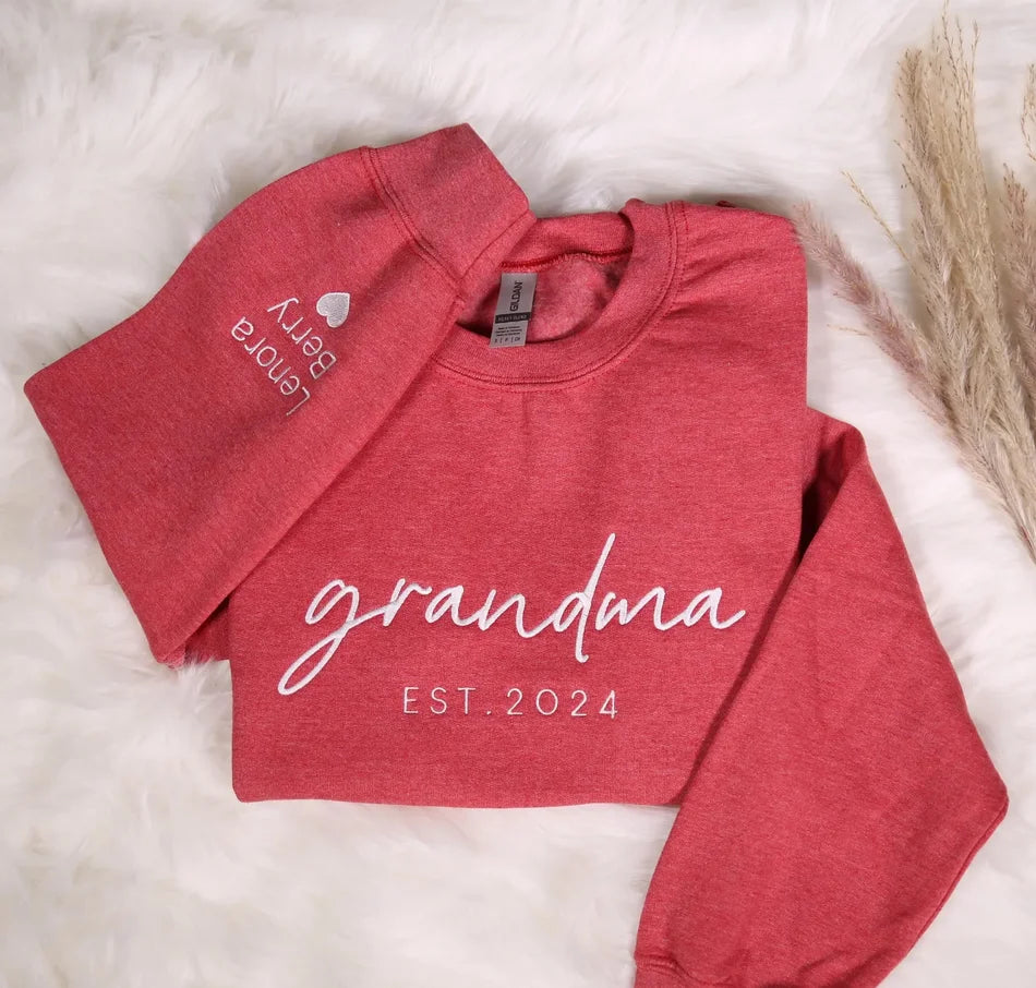 Personalisierter Grandmother Est Hoodie, Nana Outfit, Geburtstagsgeschenk für Oma, individuelles Oma besticktes Sweatshirt mit Namen