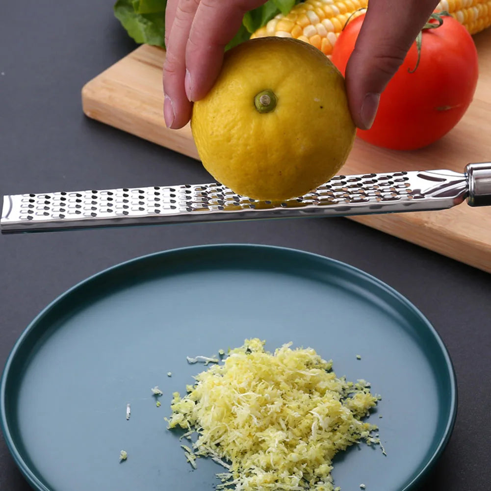 20 cm Küchenreibe Zitrone Zitrusfruchtschäler Ingwer Knoblauch Lange Schokoladenreibe Käse Gewürze Edelstahlreibe Küche