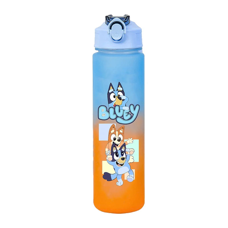 750ml Cartoon Farbverlauf Wasserflasche für Erwachsene, Niedliche Blueys Buchstaben Sport Fitness Flaschen, Outdoor Studenten Reise Trinkbecher Geschenke