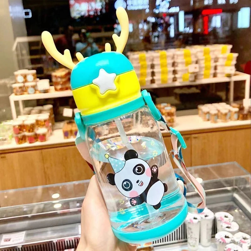 600 ml Geweih Kreative Cartoon Baby Fütterung Tassen Tragbare Kinder Sippy Tasse Auslaufsichere Wasser Flaschen kinder Drink