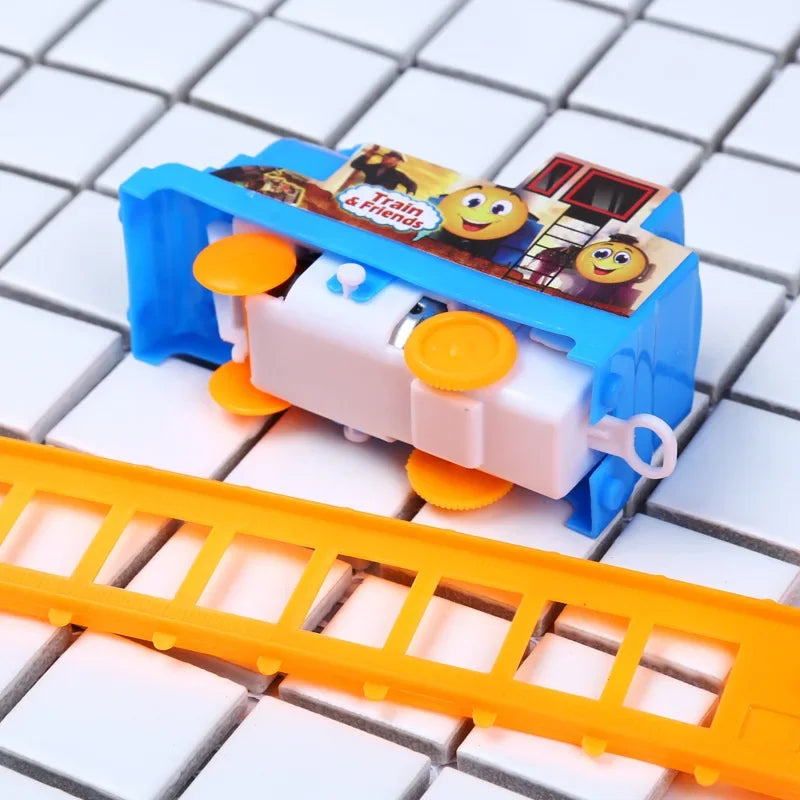 Neues Elektrisches Spielzeugeisenbahn-Set für Kinder mit Lernfunktion und Montagebahn