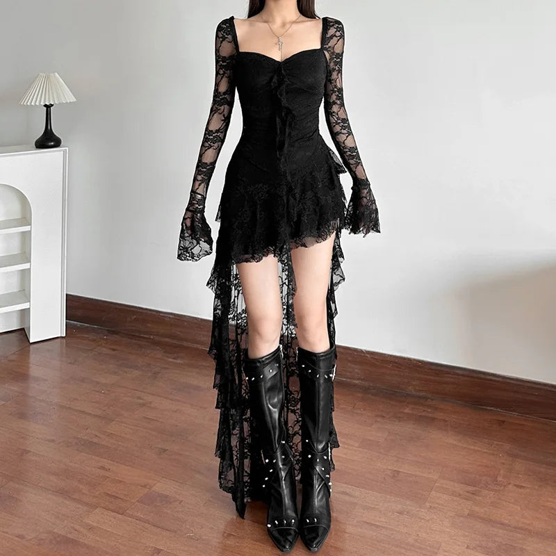 Gothic Dark Fairycore Spitzenkleid mit ausgestellten Ärmeln, eckigem Ausschnitt, A-Linie, süßes E-Girl-Kleid mit unregelmäßigem langem Saum, Cyber Y2K Party-Kleid