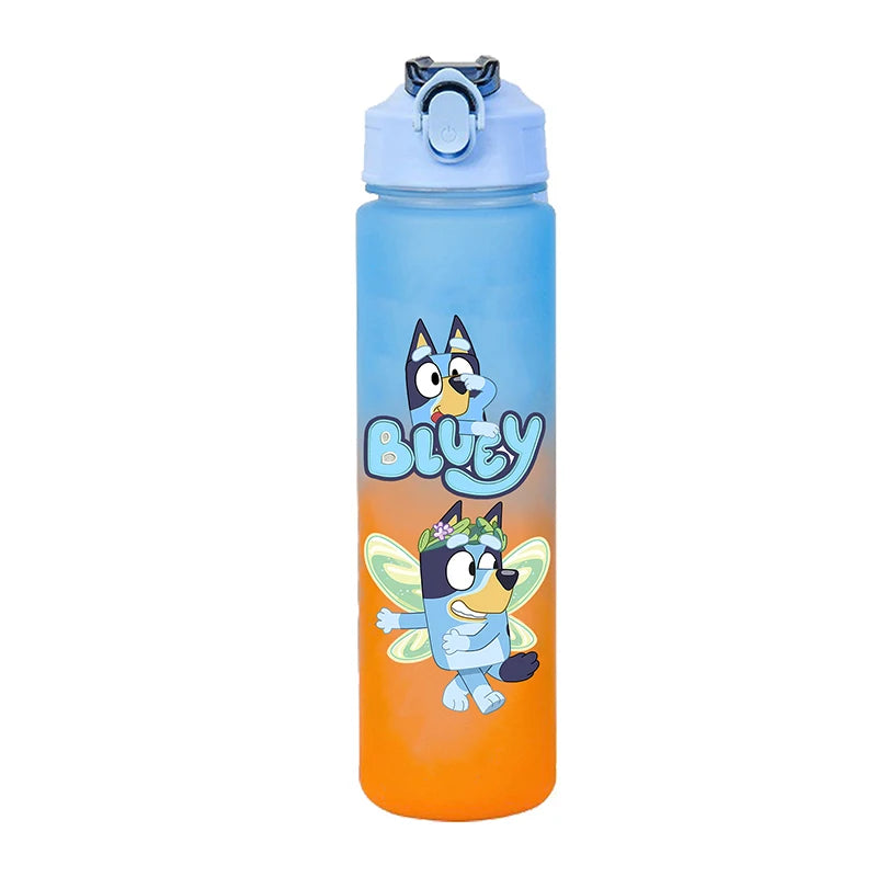 750ml Cartoon Farbverlauf Wasserflasche für Erwachsene, Niedliche Blueys Buchstaben Sport Fitness Flaschen, Outdoor Studenten Reise Trinkbecher Geschenke