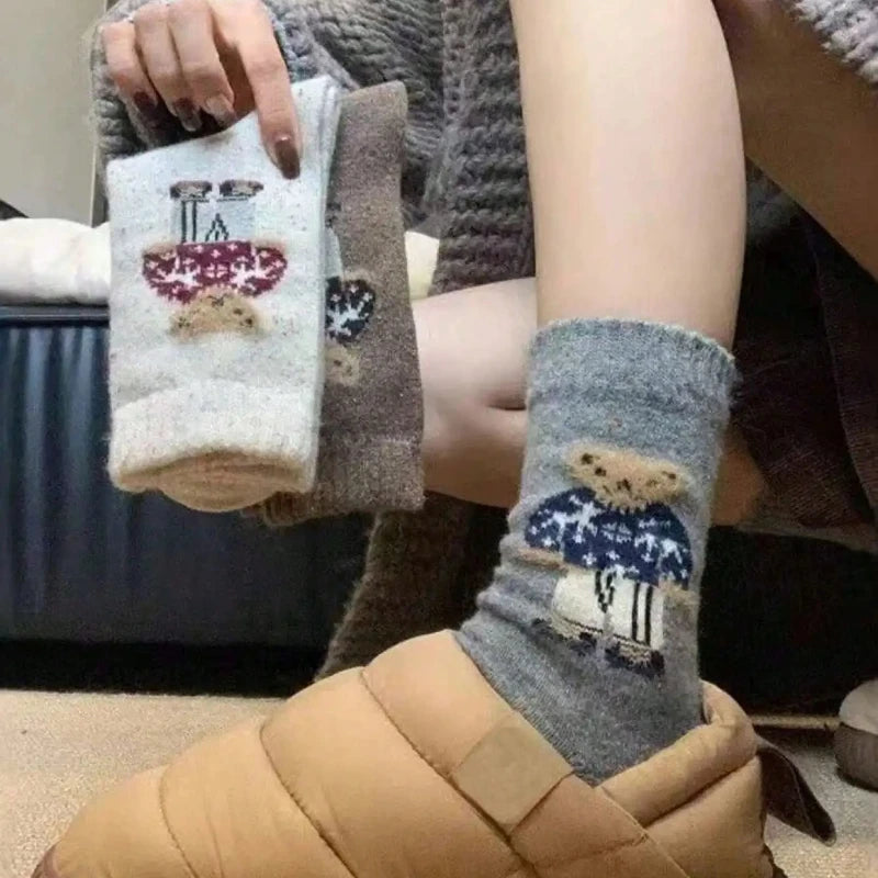 2/3/5 Paar Mädchensocken mit schönen Cartoon Bears, Autumn-Winter thick, warm Wollstocken